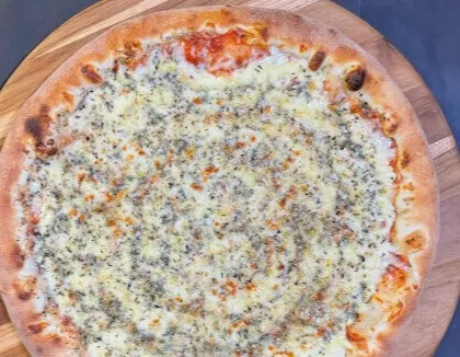 Pizza Quatro Queijos com Requeijão